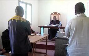 O administrador de Murrupula, em Nampula, foi condenado esta segunda-feira a um ano de prisão, convertido em multa, por abuso de cargo e função